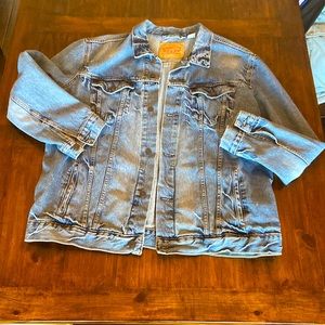 Men’s Levi denim trucker jacket